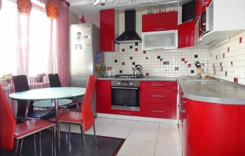 Продажа 4-х комнатной квартиры по ул. Карвата, 11